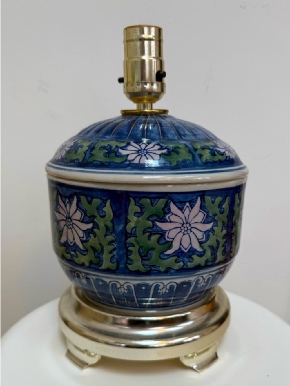 VINTAGE FLORAL CERAMIC LAMP WITH SILVER BOTTOM